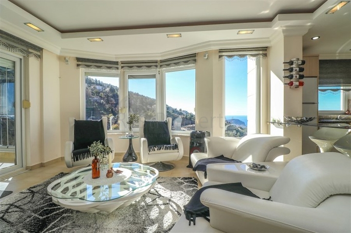 3+1 penthouse with stunning sea views in the picturesque Bektash area