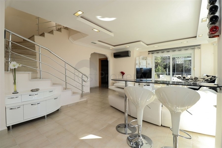 3+1 penthouse with stunning sea views in the picturesque Bektash area