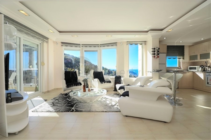 3+1 penthouse with stunning sea views in the picturesque Bektash area