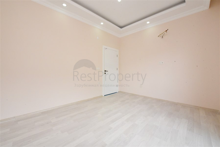 Spacious penthouse with sea view in the center of Alanya