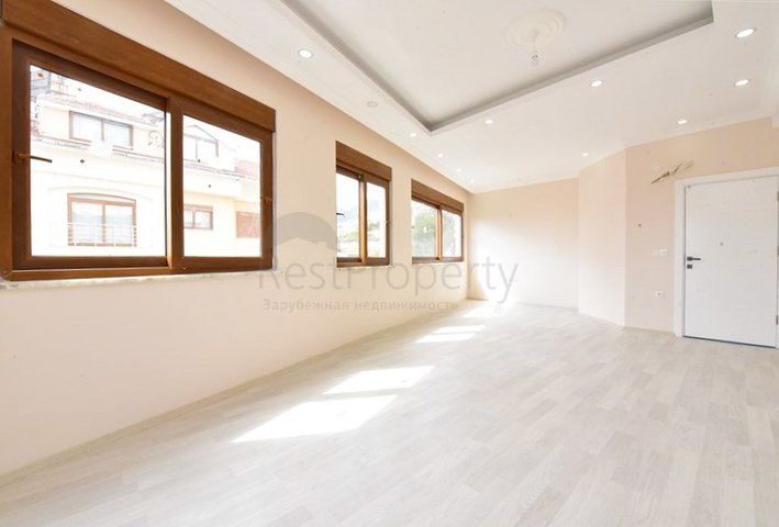 Spacious penthouse with sea view in the center of Alanya