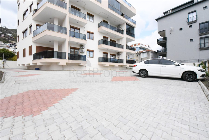 Spacious penthouse with sea view in the center of Alanya