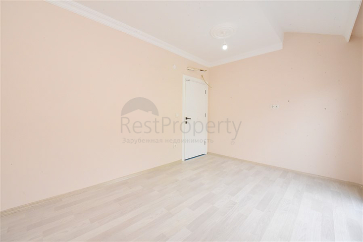 Spacious penthouse with sea view in the center of Alanya