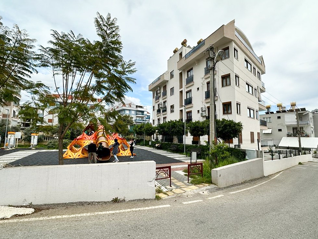 Spacious penthouse with sea view in the center of Alanya