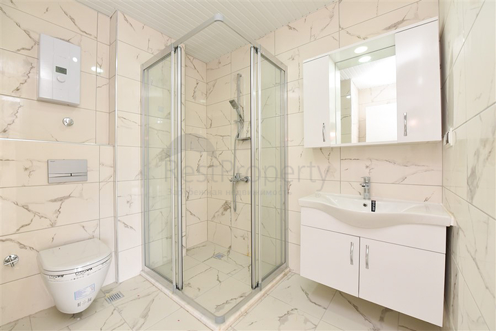 Spacious penthouse with sea view in the center of Alanya