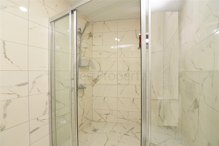 Spacious penthouse with sea view in the center of Alanya