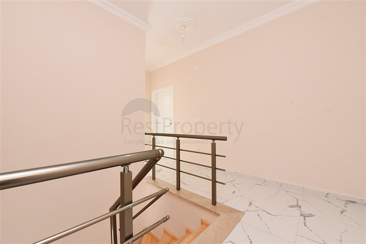 Spacious penthouse with sea view in the center of Alanya