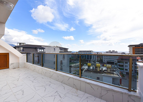 Spacious penthouse with sea view in the center of Alanya