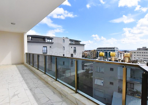 Spacious penthouse with sea view in the center of Alanya