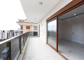 Spacious penthouse with sea view in the center of Alanya