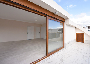 Spacious penthouse with sea view in the center of Alanya