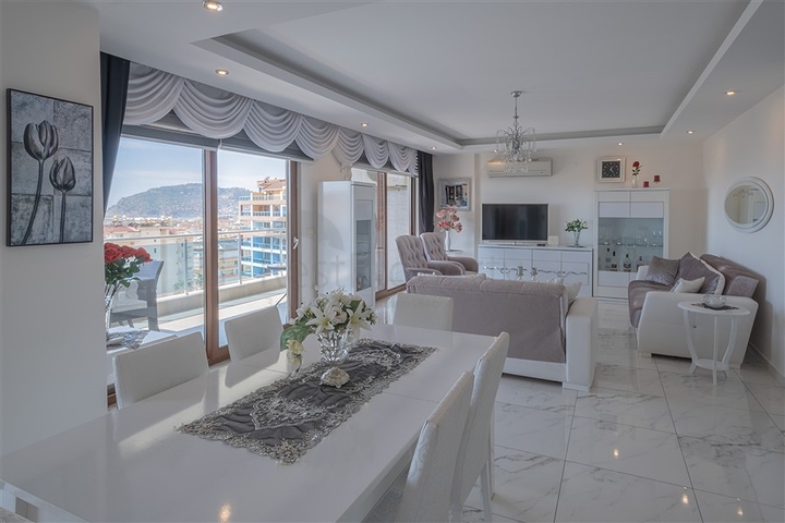 3+1 penthouse with sea view in Cikcilli area