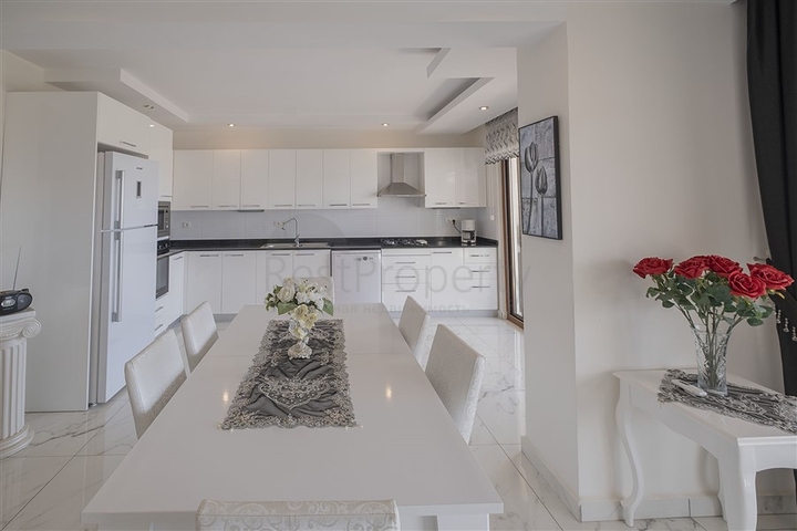 3+1 penthouse with sea view in Cikcilli area