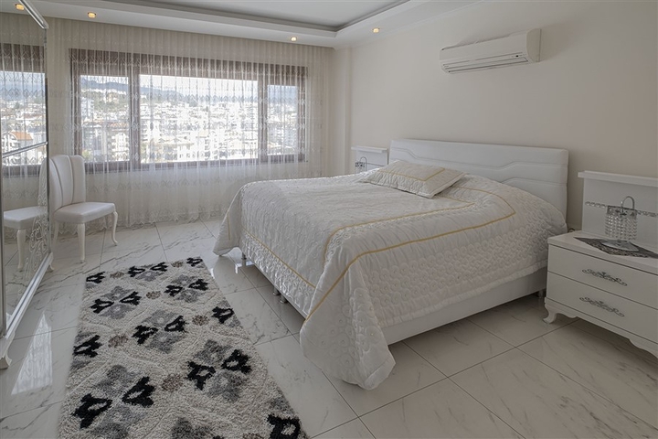 3+1 penthouse with sea view in Cikcilli area