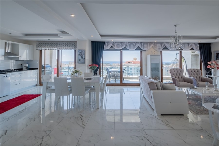 3+1 penthouse with sea view in Cikcilli area