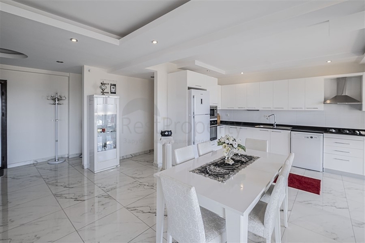 3+1 penthouse with sea view in Cikcilli area