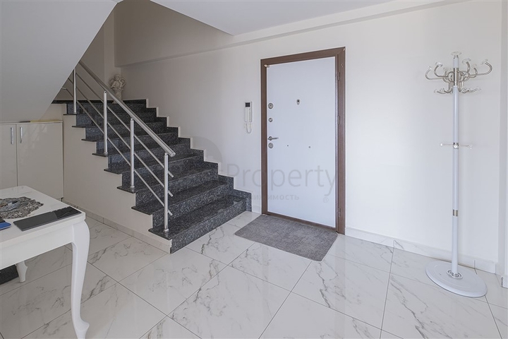 3+1 penthouse with sea view in Cikcilli area