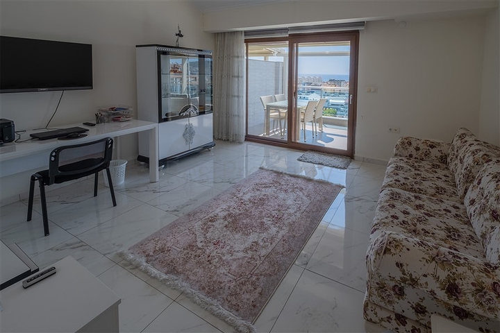3+1 penthouse with sea view in Cikcilli area