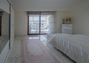 3+1 penthouse with sea view in Cikcilli area