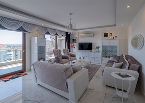 3+1 penthouse with sea view in Cikcilli area