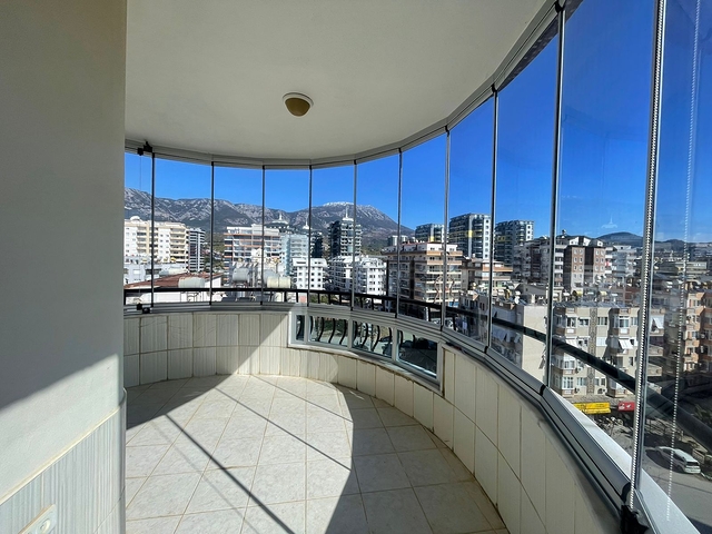 4+1 penthouse in a complex with minimal infrastructure in the Mahmutlar area