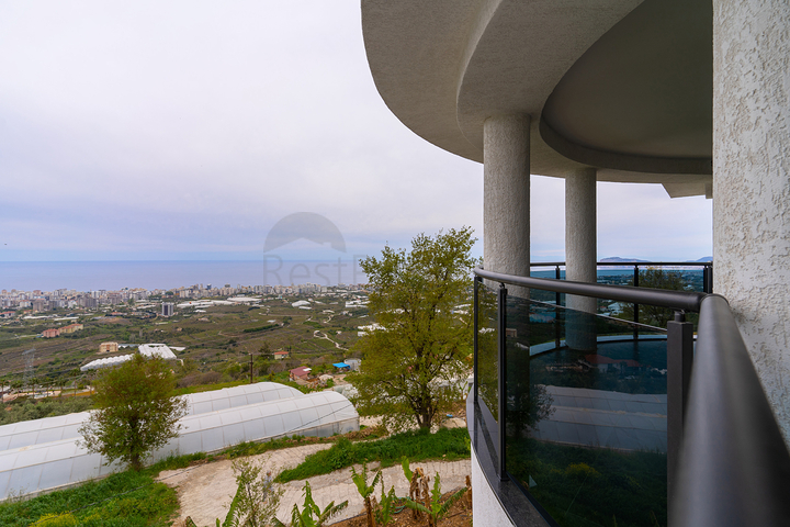 4+1 villa in Mahmutlar area 