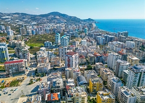 A new project under construction in the Mahmutlar area