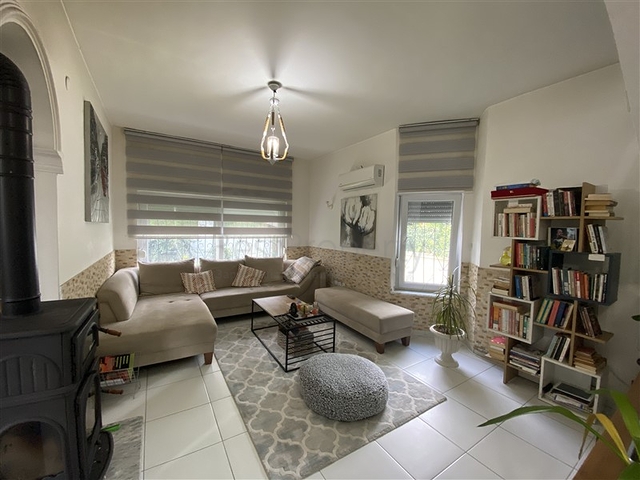 Spacious 3+1 villa 250m from the sea in Konakli district