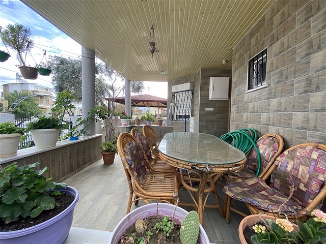 Spacious 3+1 villa 250m from the sea in Konakli district