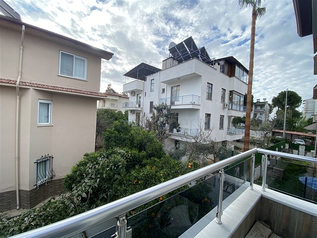 Spacious 3+1 villa 250m from the sea in Konakli district