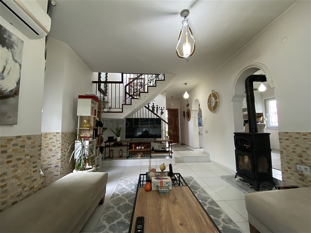 Spacious 3+1 villa 250m from the sea in Konakli district