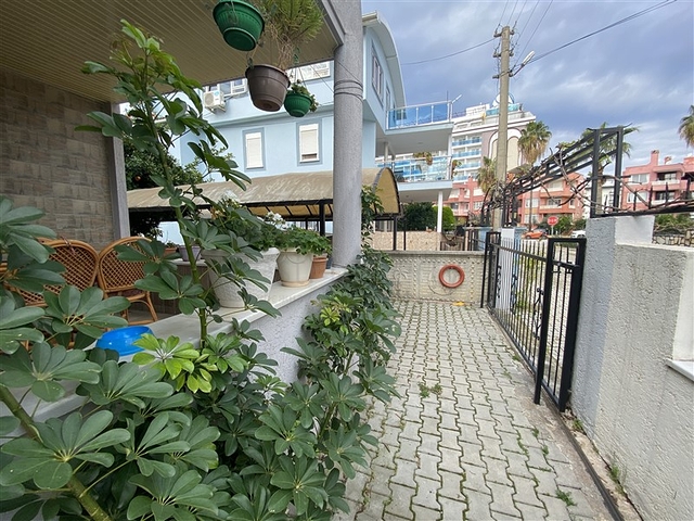 Spacious 3+1 villa 250m from the sea in Konakli district