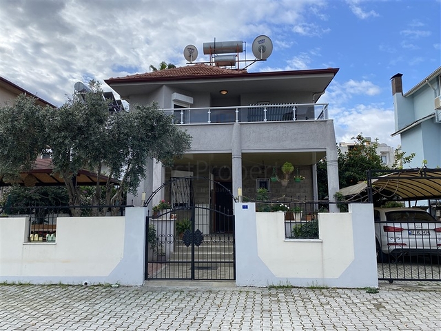 Spacious 3+1 villa 250m from the sea in Konakli district