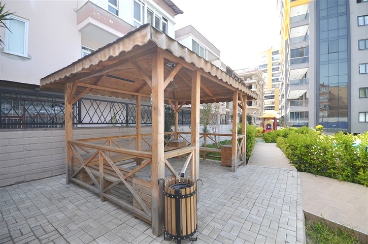 2+1 apartment with storage room in Mahmutlar district