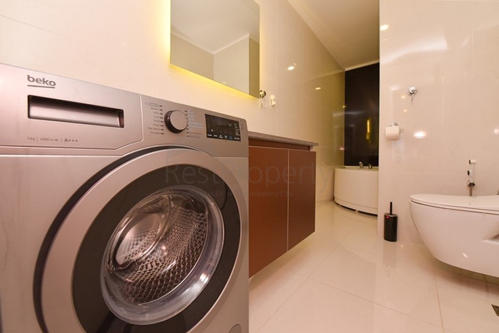 2+1 apartment with storage room in Mahmutlar district