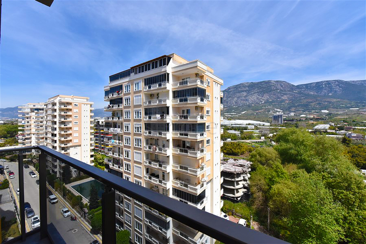 2+1 apartment with storage room in Mahmutlar district