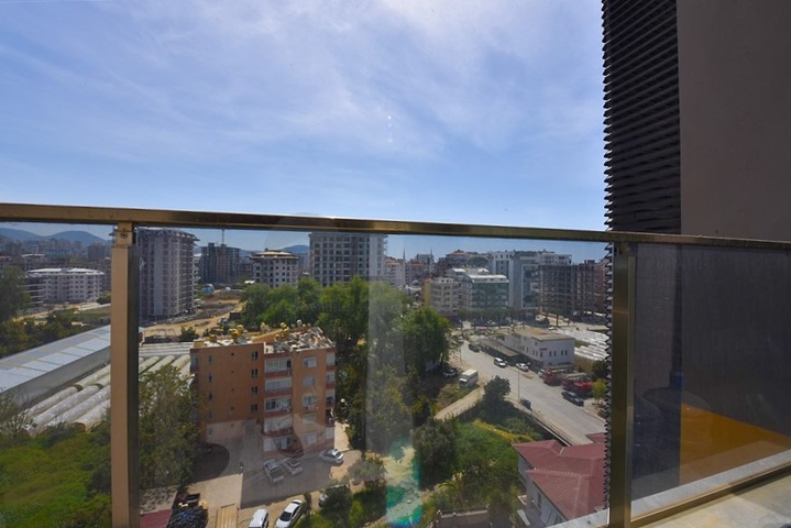 2+1 apartment with storage room in Mahmutlar district