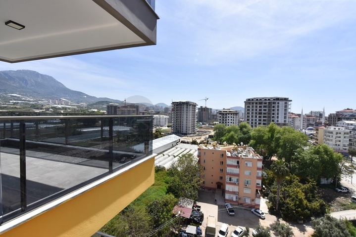 2+1 apartment with storage room in Mahmutlar district