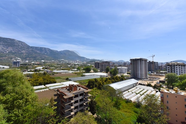 2+1 apartment with storage room in Mahmutlar district