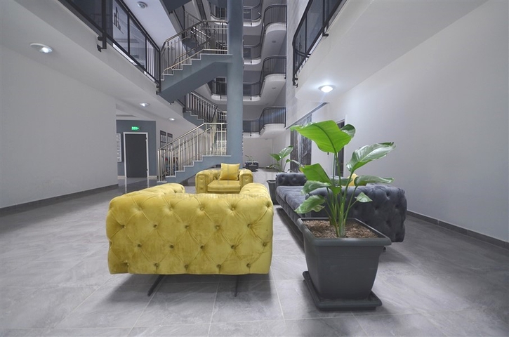 2+1 apartment with storage room in Mahmutlar district