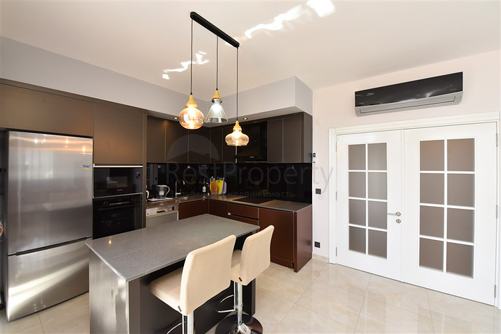 2+1 apartment with storage room in Mahmutlar district