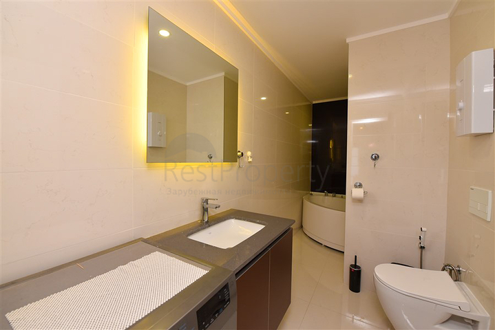 2+1 apartment with storage room in Mahmutlar district