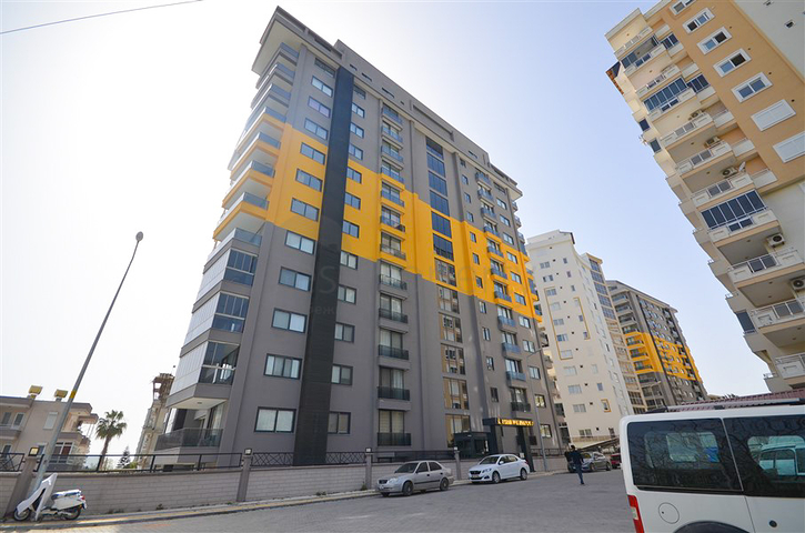 2+1 apartment with storage room in Mahmutlar district