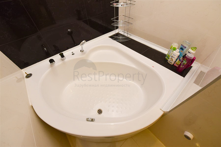 2+1 apartment with storage room in Mahmutlar district