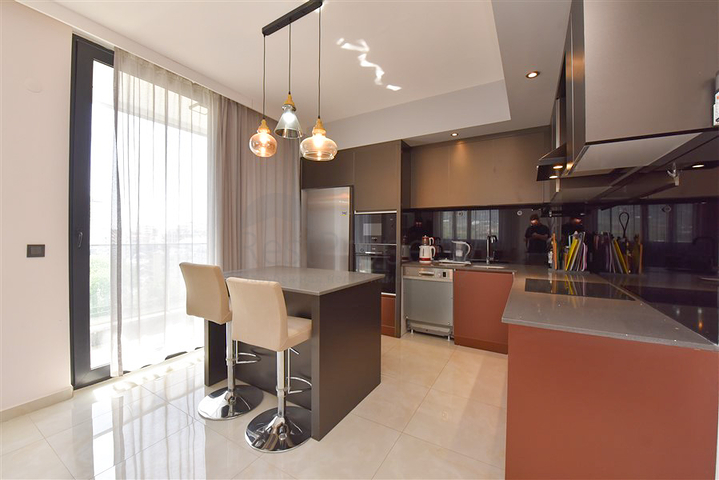 2+1 apartment with storage room in Mahmutlar district