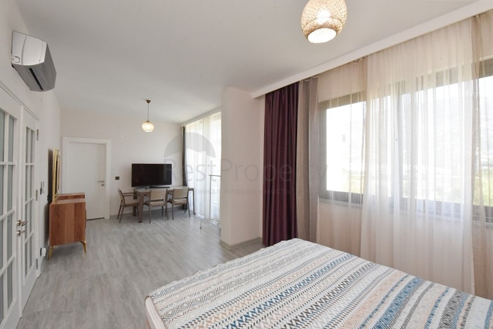 2+1 apartment with storage room in Mahmutlar district