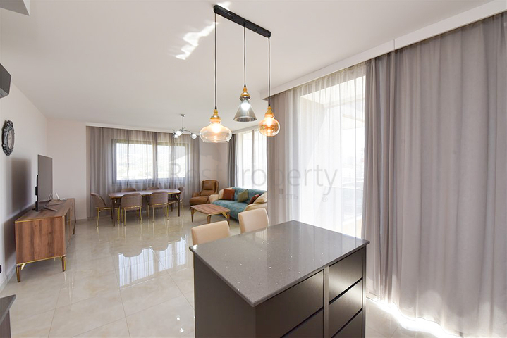 2+1 apartment with storage room in Mahmutlar district