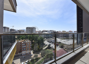 2+1 apartment with storage room in Mahmutlar district