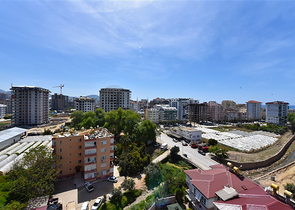 2+1 apartment with storage room in Mahmutlar district