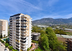 2+1 apartment with storage room in Mahmutlar district